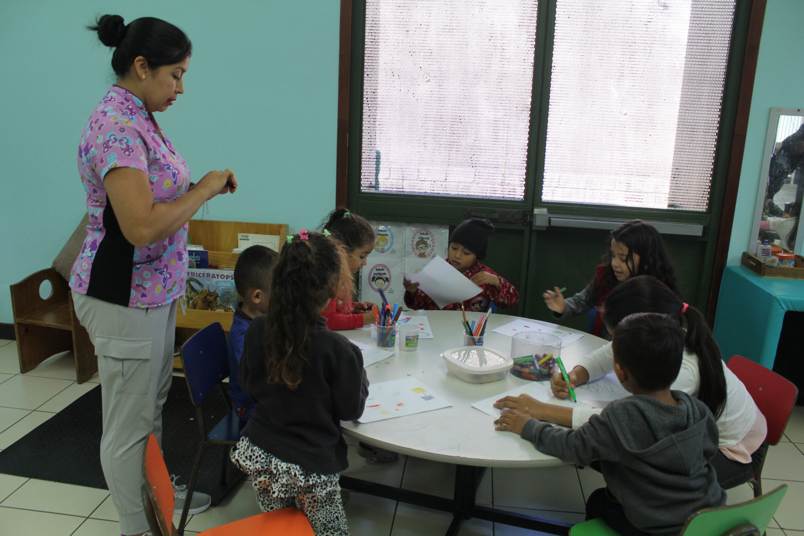 Hijas e hijos de recolectores de café en Naranjo son atendidos por CEN-CINAI